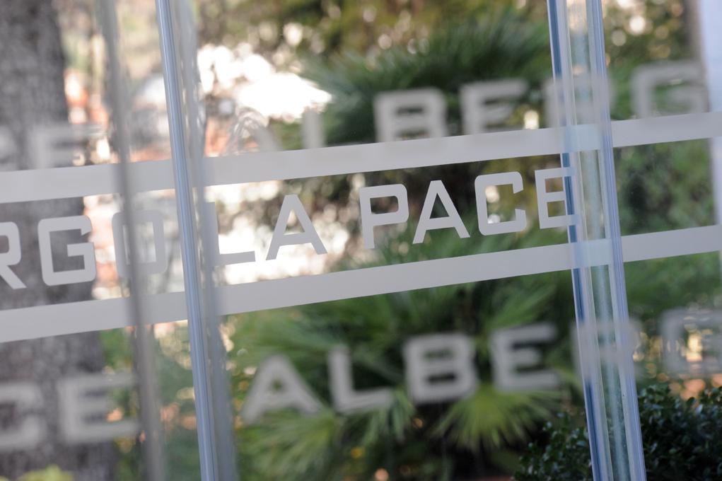 Segni Albergo La Pace מראה חיצוני תמונה