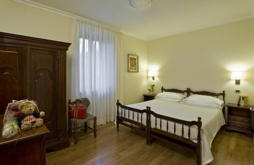 Segni Albergo La Pace חדר תמונה